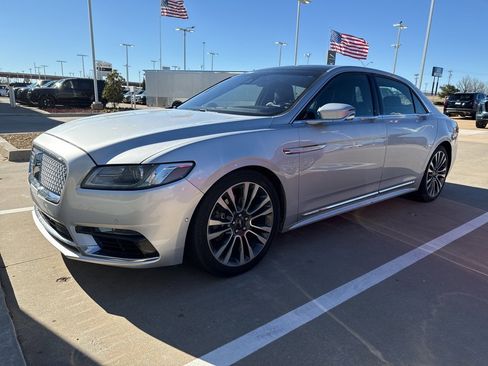 Used 2018 Lincoln Continental Reserve image 1