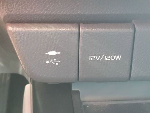 Used 2019 Toyota Camry LE image 31