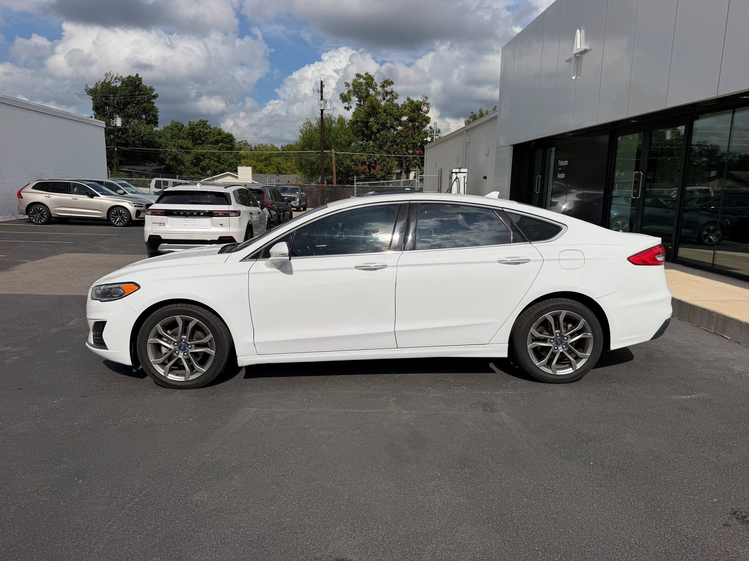 Used 2019 Ford Fusion SEL FWD image 3