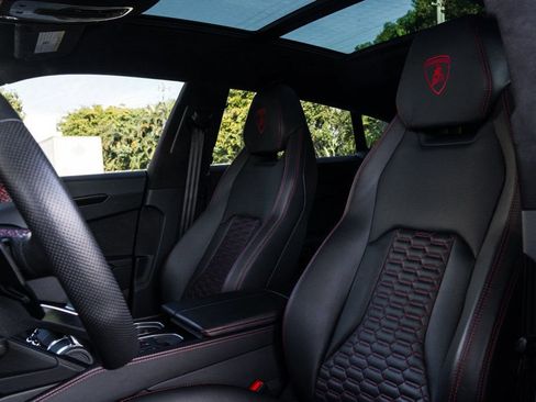 Used 2022 Lamborghini Urus image 13