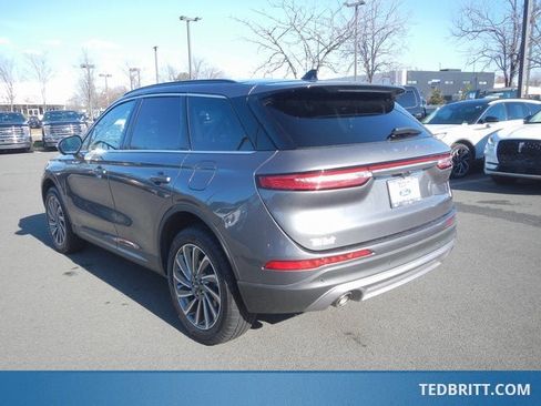 Certified 2025 Lincoln Corsair Reserve image 5