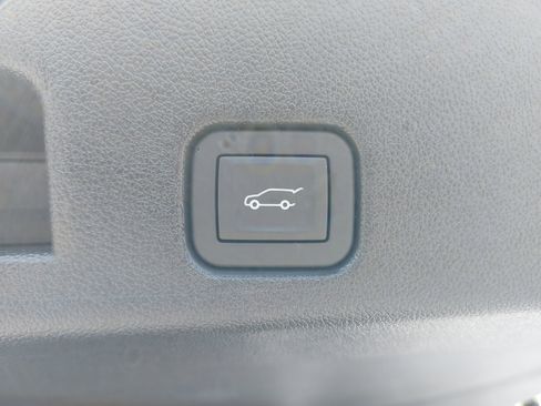 New 2025 GMC Acadia Elevation image 13