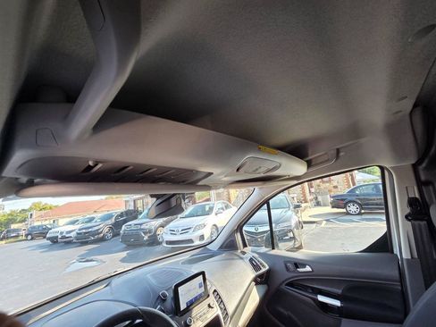 Used 2022 Ford Transit Connect XLT FWD image 12