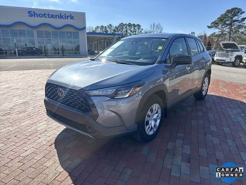 Used 2022 Toyota Corolla Cross L image 32