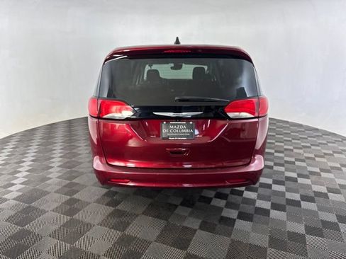Used 2023 Chrysler Voyager LX FWD image 6