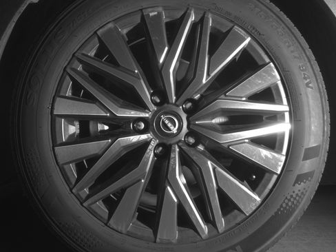 Used 2025 Nissan Altima 2.5 SV FWD image 12