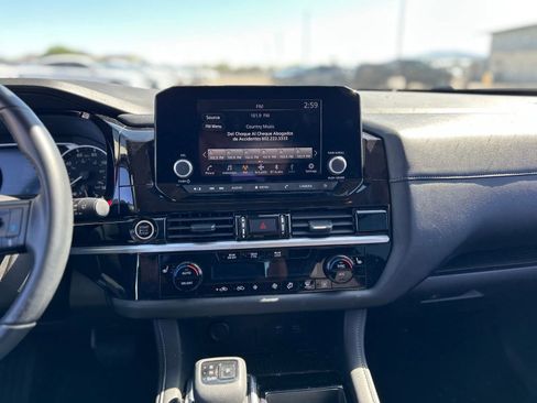 Used 2024 Nissan Pathfinder SV w/ Black Appearance Package image 18