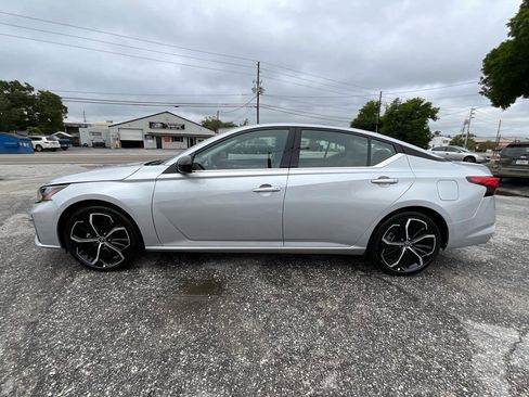 Used 2025 Nissan Altima 2.5 SR image 8