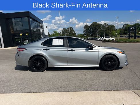 Used 2020 Toyota Camry SE FWD image 4