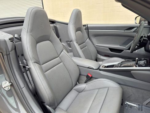 Used 2024 Porsche 911 Carrera w/ Premium Package RWD image 36