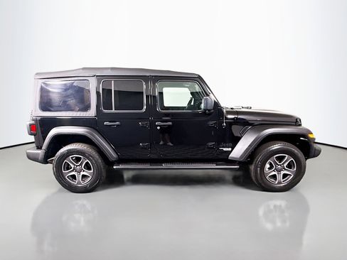 Used 2021 Jeep Wrangler Unlimited Sport AWD/4WD image 11