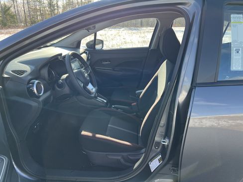 New 2025 Nissan Versa SR w/ Trunk Package image 4