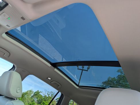 Used 2025 Volkswagen Atlas SE w/ Panoramic Sunroof Package image 15