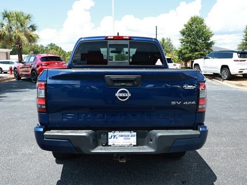 Used 2022 Nissan Frontier SV AWD/4WD image 7