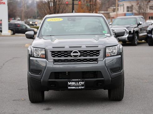 Used 2025 Nissan Frontier SV image 8