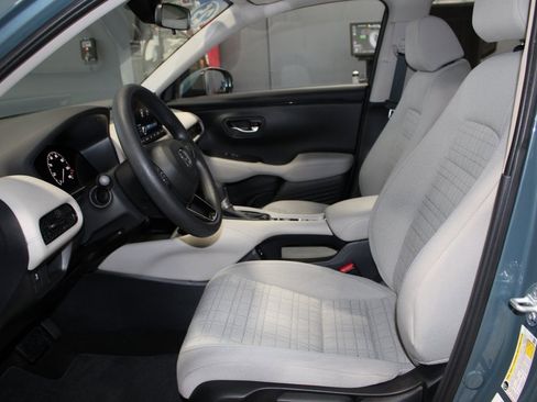 Used 2025 Honda HR-V LX image 12