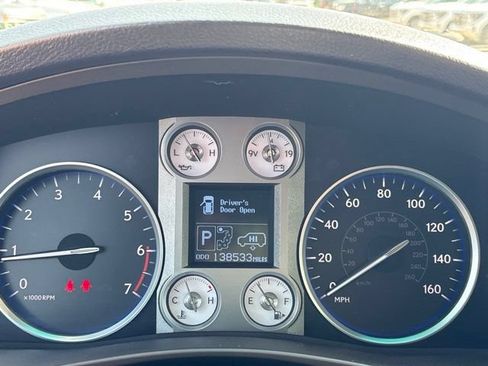 Used 2011 Lexus LX 570 4WD image 18