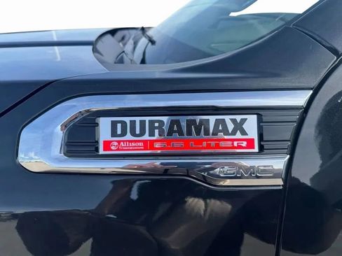 Used 2022 GMC Sierra 3500 Denali w/ Denali Black Diamond Edition image 10