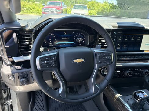 Used 2026 Chevrolet Silverado 1500 LT AWD/4WD image 23