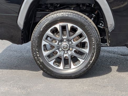 Used 2024 Toyota Tundra Limited AWD/4WD image 11