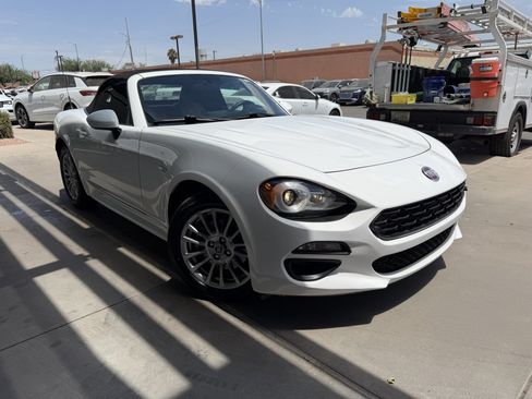 Used 2018 FIAT 124 Spider Classica w/ Technology Group RWD image 6