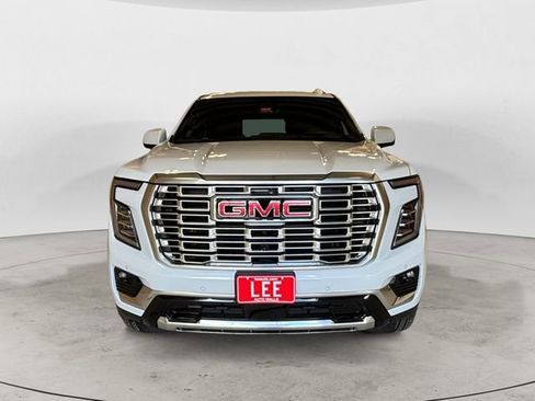 New 2026 GMC Yukon Denali w/ Denali Reserve Package AWD/4WD image 9