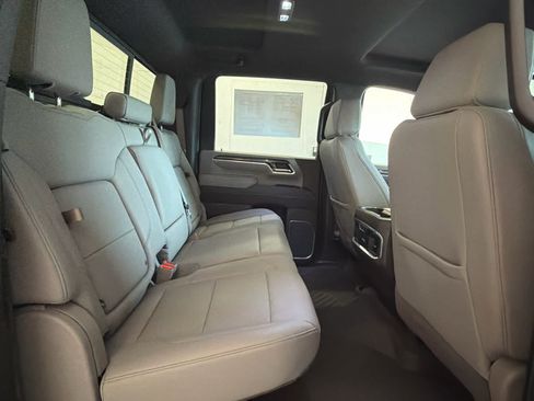 Used 2026 Chevrolet Silverado 2500 LTZ w/ LTZ Convenience Package AWD/4WD image 34