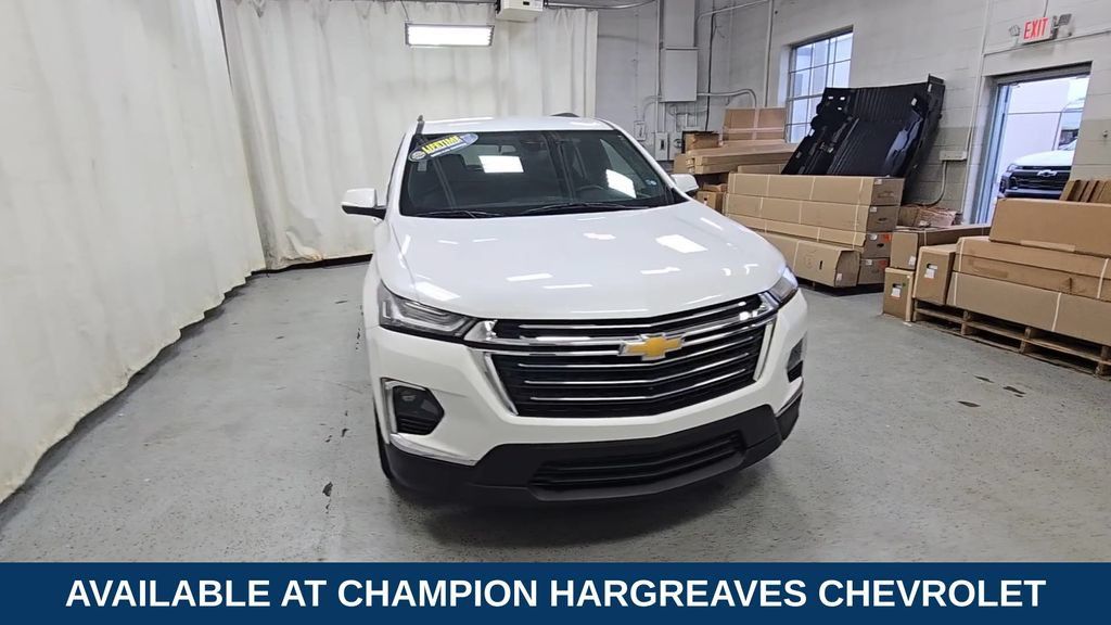 Certified 2023 Chevrolet Traverse LT w/ LT Premium Package AWD/4WD image 3