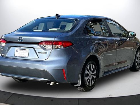 Used 2022 Toyota Corolla LE image 9