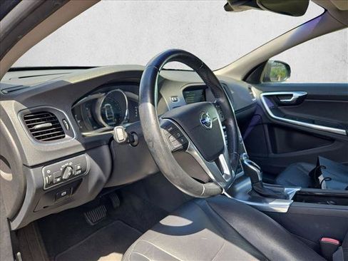 Used 2016 Volvo S60 T5 Premier FWD image 9