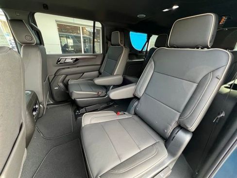 New 2025 Chevrolet Suburban Premier AWD/4WD image 24