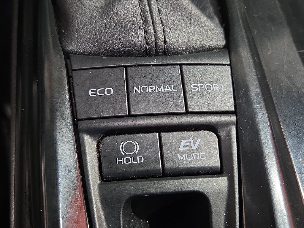 Used 2025 Toyota Camry LE FWD image 22