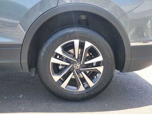 Used 2024 Volkswagen Tiguan S image 8