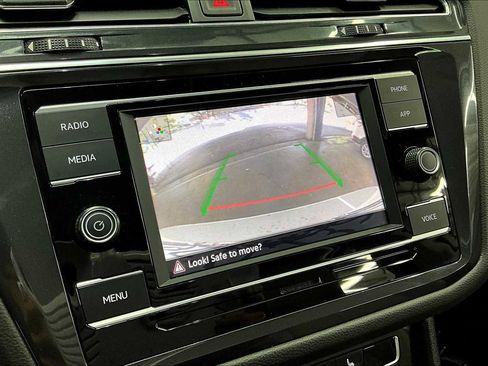 Used 2022 Volkswagen Tiguan S image 23