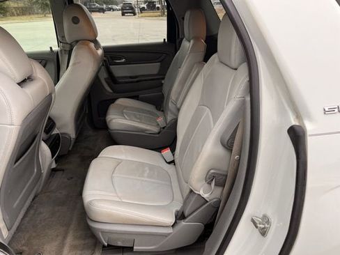 Used 2015 GMC Acadia SLT image 26