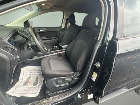 Used 2018 Ford Edge SE FWD image 17
