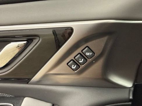 Used 2025 Subaru Outback Limited XT AWD/4WD image 38