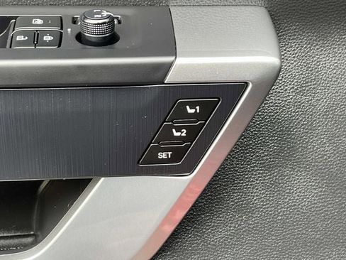 Used 2024 Toyota Tundra Platinum image 28