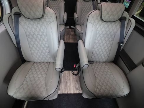 Used 2021 Mercedes-Benz Sprinter 3500 image 11
