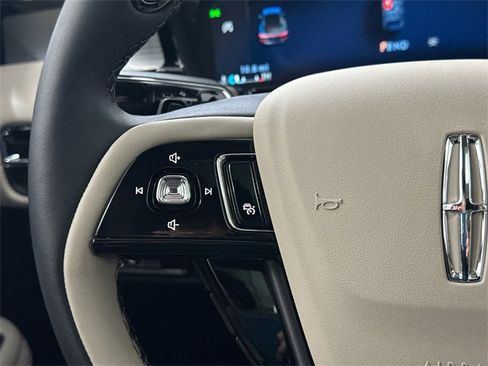 New 2026 Lincoln Corsair Premiere image 24