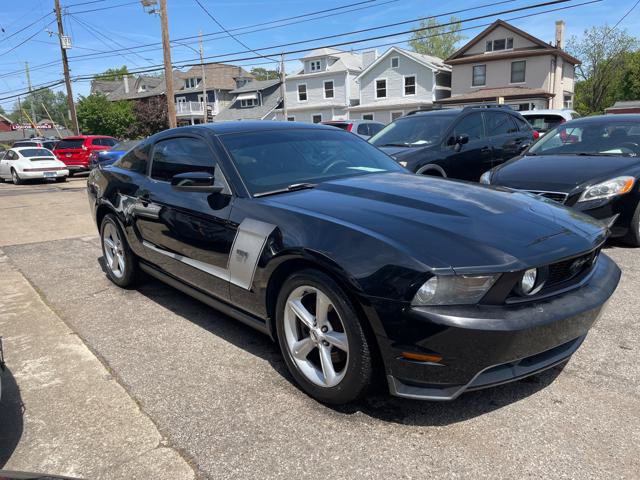 Used 2010 Ford Mustang GT RWD image 2