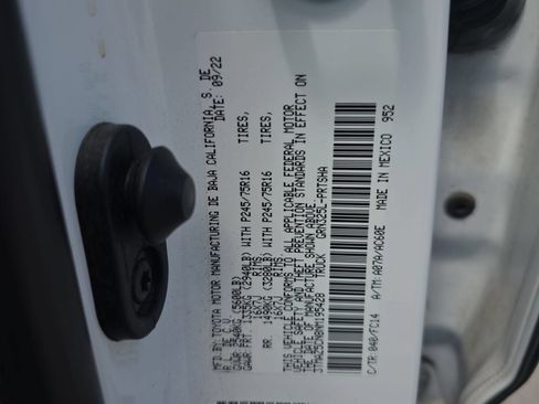 Used 2022 Toyota Tacoma SR5 RWD image 32