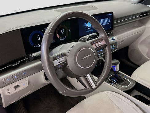 Used 2025 Hyundai Kona SEL image 18