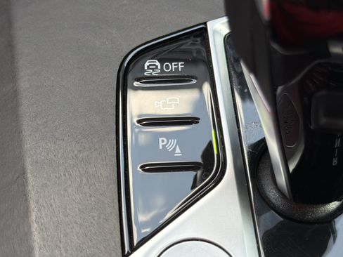 Used 2022 BMW X5 sDrive40i w/ Parking Assistance Package RWD image 10