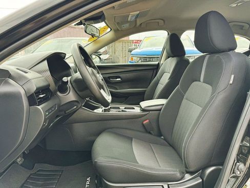 Used 2025 Nissan Sentra SV FWD image 7