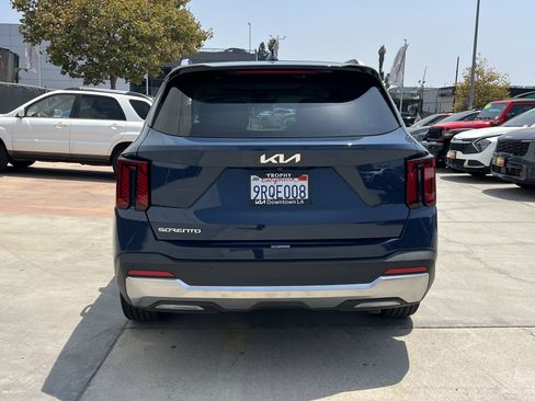 Certified 2024 Kia Sorento SX image 5