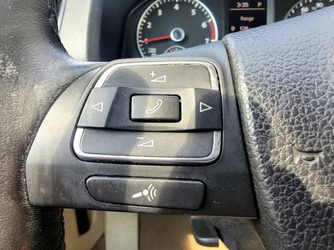 Used 2012 Volkswagen Eos Lux image 37