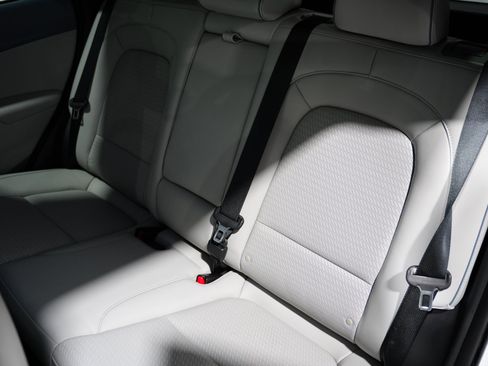 Used 2021 Hyundai Kona Limited image 14