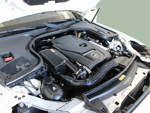 Used 2017 Mercedes-Benz E 300 4MATIC image 19