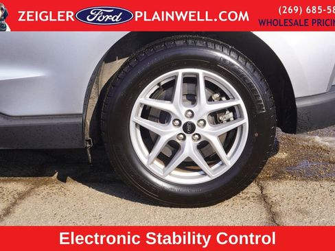 Used 2024 Ford Edge SEL image 9